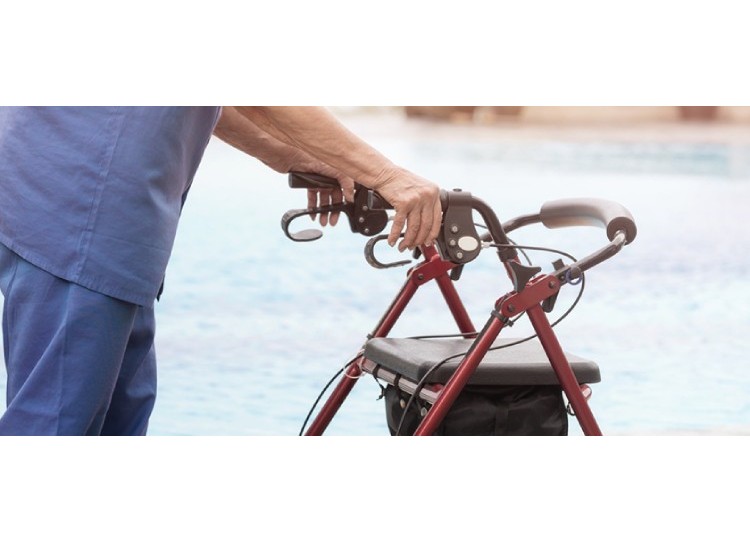 Moverse con rollator: seguridad en cada paso