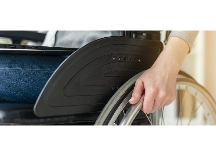 18 accesorios de silla de ruedas para mayor confort